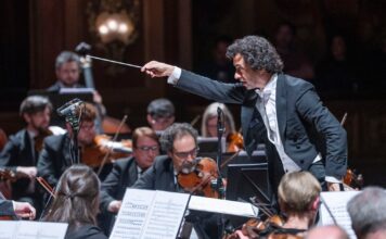 La Orquesta Estable del Teatro Colón brilla en un desafío monumental