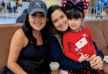 Una madre engaña a su hija sobre su detención en un centro del ICE en Texas