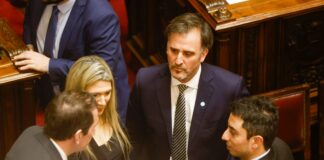 Tensión en el Senado: Críticas internas entre aliados tras debate sobre propiedad privada