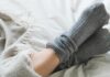 ¿Por qué dormir con medias puede revelar tu estabilidad emocional?