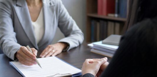 Opciones Legales para Migrantes que Pierden el TPS en EE.UU.: Lo Que Debes Saber