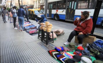 La venta ilegal en las calles se reduce un 22,8%: Alimentos y bebidas continúan liderando