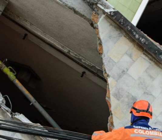 Colombia enfrenta una tragedia: Terremoto deja casi 300 muertos y miles de afectados