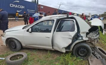 Tren de Cargas Impacta un Auto Inmovilizado en Córdoba: Milagro Sin Lesiones