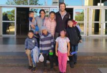 Seis Hermanitos de Misiones Celebran su Primer Día del Niño Juntos