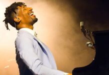 Jon Batiste Revive a Mozart con el Sabor de la Música Afroamericana