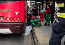 Tragedia en el transporte público: Jubilada pierde la vida tras ser atropellada por un colectivo