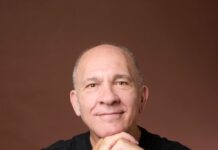 Darío Grandinetti: El Teatro como Espacio de Resistencia ante la Cultura de la Crueldad