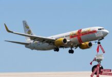 Flybondi enfrenta embargo de 1.500 millones de pesos: ¿Qué significa para su futuro?