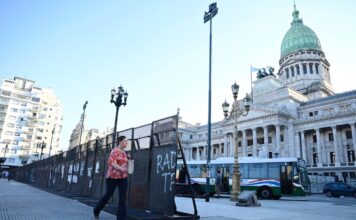 Movilización masiva provoca cierre de calles y cambios en el transporte público en el Congreso
