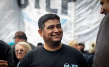 Organizaciones Sociales Marchan al Ministerio de Economía por el Endeudamiento Familiar