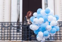 Masiva movilización de militantes peronistas en apoyo a Cristina Kirchner