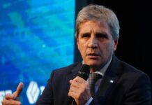 El Ministerio de Economía Reporta un Superávit Fiscal Récord en Julio
