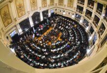 Controversia en la Legislatura Bonaerense: El PRO y LLA se Oponen a Blindaje de Empresas Públicas