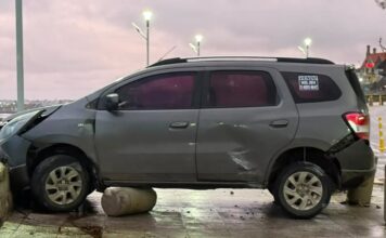Casi una tragedia en Mar del Plata: camioneta descontrolada por el viento impacta contra paredón