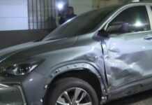 Conductor choca varios autos y abandona el vehículo en Belgrano