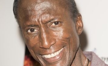 Fallece Michael Wright, el icónico actor de ‘V, Invasión Extraterrestre’