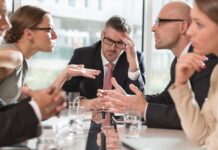 La Psicología Detrás de las Interrupciones en las Conversaciones