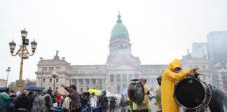 Movilización Masiva en el Congreso en Contra de la Ley de Tierras