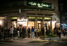 Una Comunidad Revitaliza los Bares Olvidados: El Movimiento Bar de Viejes