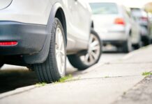 Los peligros ocultos de estacionar con las ruedas giradas