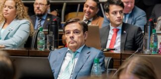 Crisis en Misiones: Diputados se Rebelan contra Carlos Rovira y Revelan Firmas de Renuncia