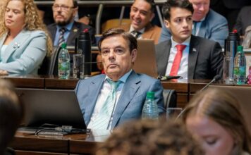 Crisis en Misiones: Diputados se Rebelan contra Carlos Rovira y Revelan Firmas de Renuncia