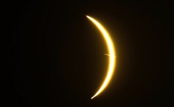La NASA Resuelve el Enigma del Objeto que Cruzó el Sol Durante el Eclipse