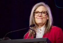 Arizona da un paso hacia el futuro con la nueva herramienta de IA de Katie Hobbs