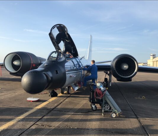 El avión de la NASA que seguirá al eclipse solar y capturará imágenes únicas del Sol