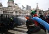 Violencia en el Congreso: La Policía Desaloja Manifestantes Contra la Ley de Tierras
