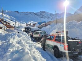 Evacuan a más de 200 turistas en Mendoza por un severo temporal de nieve