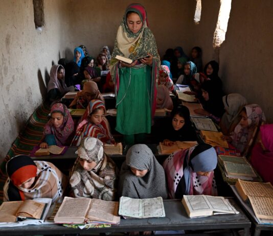 Las Niñas de Kandahar: Un Aula de Esperanza en Tiempos de Restricción