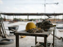 Los Sueldos de los Albañiles en Florida Alcanzan Hasta US$75.476 en 2026