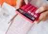 ¿Por qué las personas conservan tickets de compra? La psicología detrás de este hábito