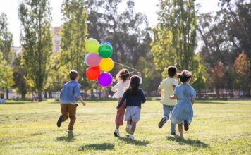 El Día del Niño en Argentina: un decreto presidencial restablece su nombre oficial