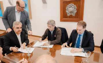 Luis Caputo refuerza la relación con gobernadores en busca de acuerdos clave