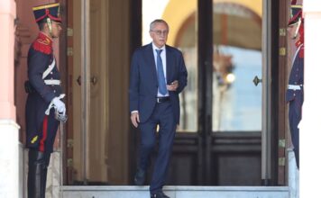 Crisis en el Gobierno por el escándalo del fentanilo: ¿Qué rol juega el ministro Mario Lugones?