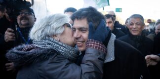 Kicillof critica a Milei y defiende la soberanía en misa por San Cayetano