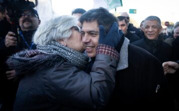 Kicillof critica a Milei y defiende la soberanía en misa por San Cayetano