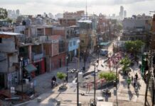 Crisis de Endeudamiento: El 60% de las Familias en Barrios Populares Lucha por Sobrevivir