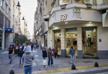 El Renacer del Microcentro: Los Bazares Chinos Transforman el Corazón Comercial