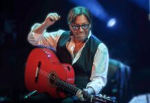 Al Di Meola deslumbra con su virtuosismo en un emotivo concierto