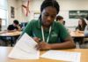 Florida Ofrece Nueva Oportunidad Laboral para Jóvenes: Licencia de Seguros con Solo el Secundario