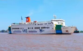 Desaparecidos tras el hundimiento de un barco en el mar de Java: se intensifican las labores de rescate