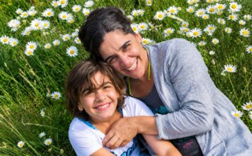 Después de 20 años, una madre revela su secreto y busca romper el ciclo del silencio