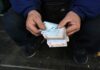 El Significado Oculto de Encontrar Dinero en la Calle Según la Numerología