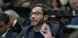 Ferraro exige aclaraciones al Gobierno sobre las declaraciones de Milei acerca de 30.000 deportaciones