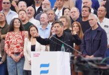 Kicillof Cierra Encuentro Nacional del Movimiento Derecho al Futuro en Avellaneda