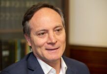 Sturzenegger Critica a la Cámara de la Construcción por Acuerdos con la UOCRA